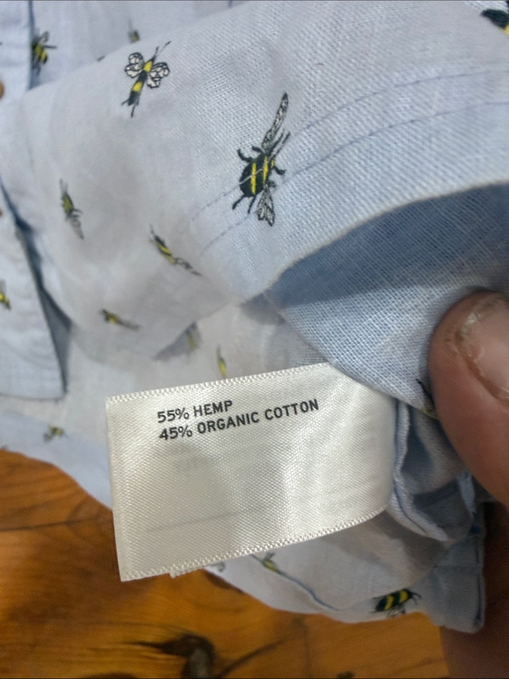 Duluth Trading Co Light Blue Short Sleeve Button-Down with Bee Print Size medium - Picture 8 of 12